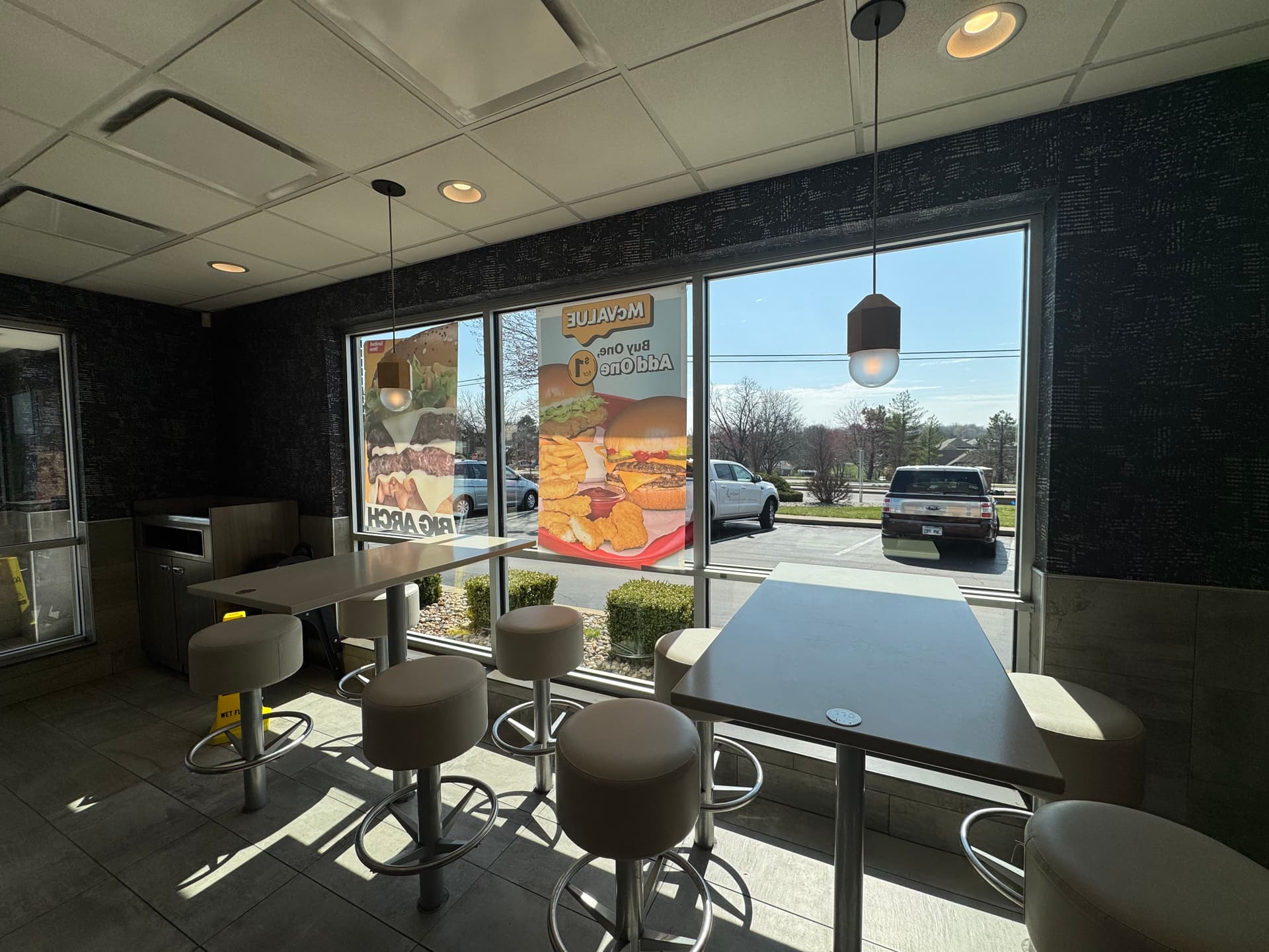 Spotless Commercial Window Makeover in Local Restaurants image
