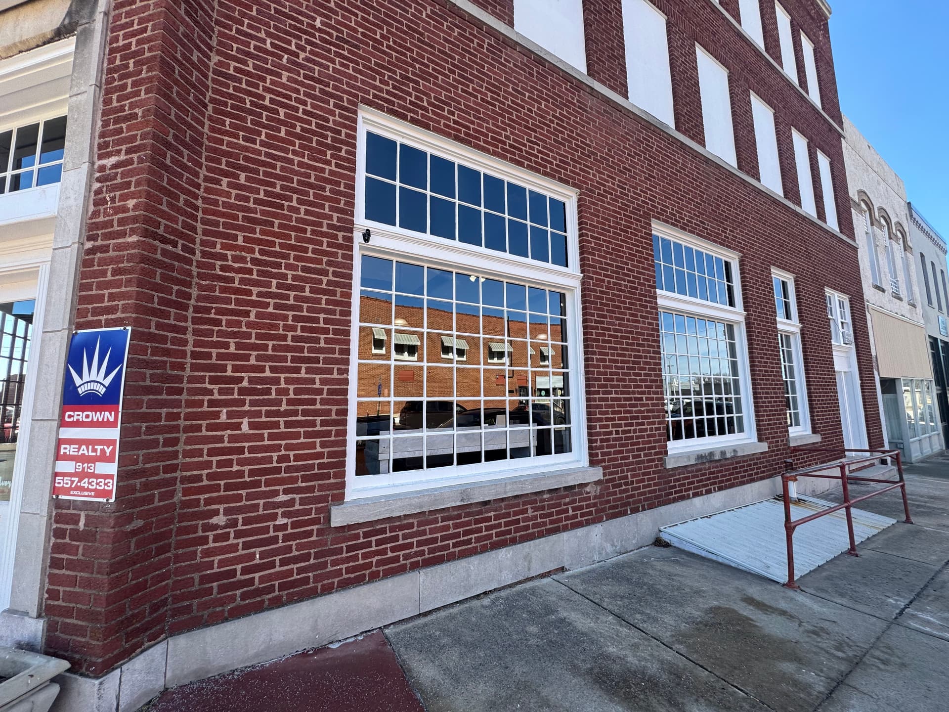 Sparkling Windows for Crown Realty image