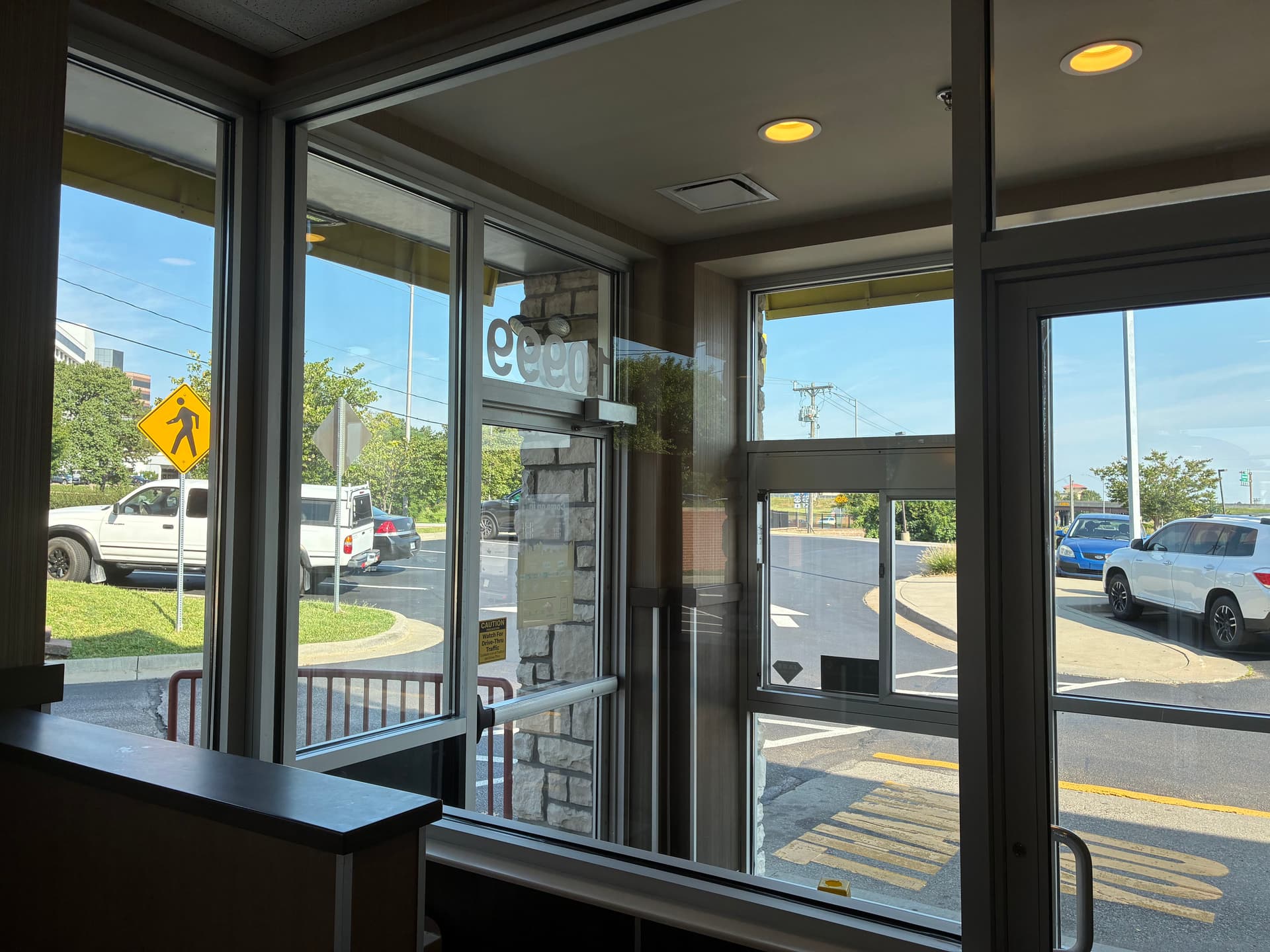 Clean Commercial Windows Make a Real Difference in Olathe image