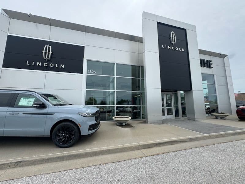 Spotless Display at Lincoln Dealership Olathe