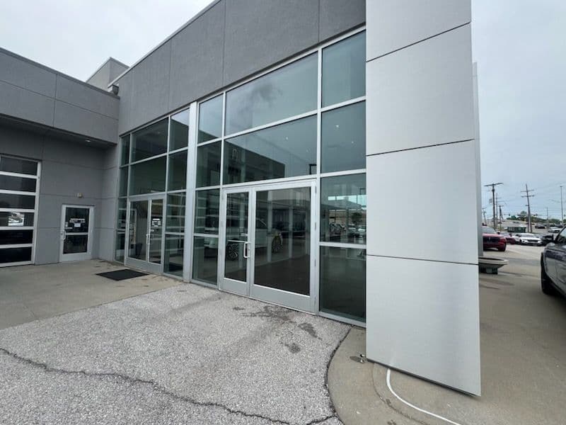 Gallery photos for Spotless Display at Lincoln Dealership Olathe: Image #2