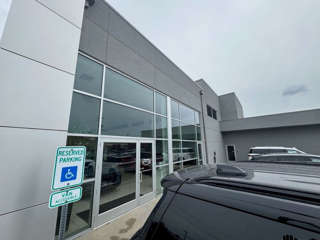 Gallery photos for Spotless Display at Lincoln Dealership Olathe: Image #3