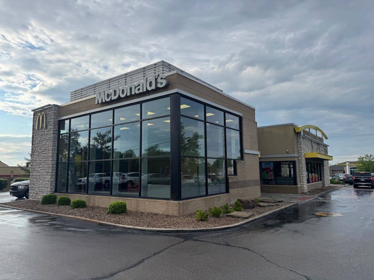 Gallery photos for Spotless Transformation at McDonald's Olathe: Image #1