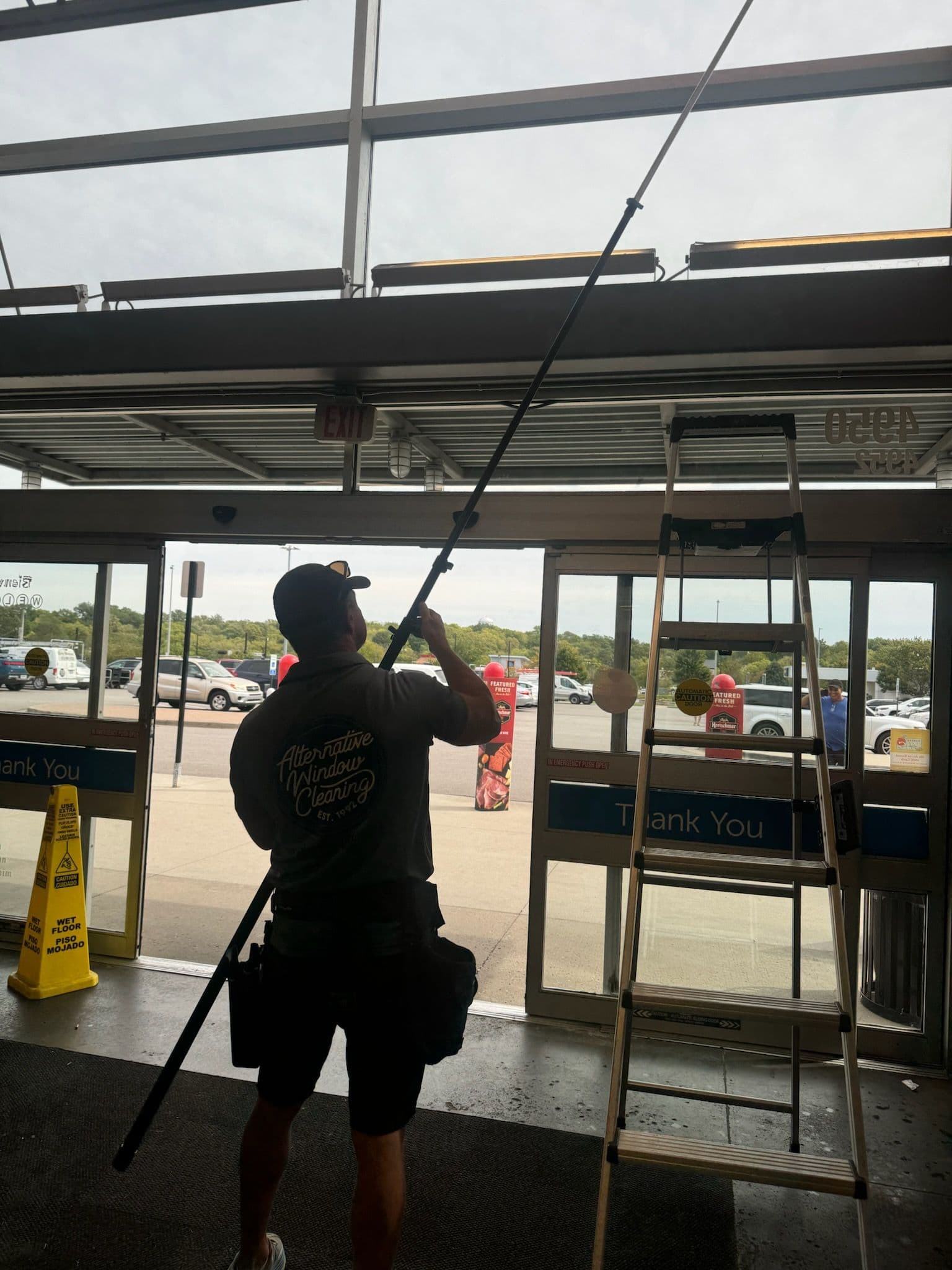 Project Making Retail Windows Shine in [Location] image