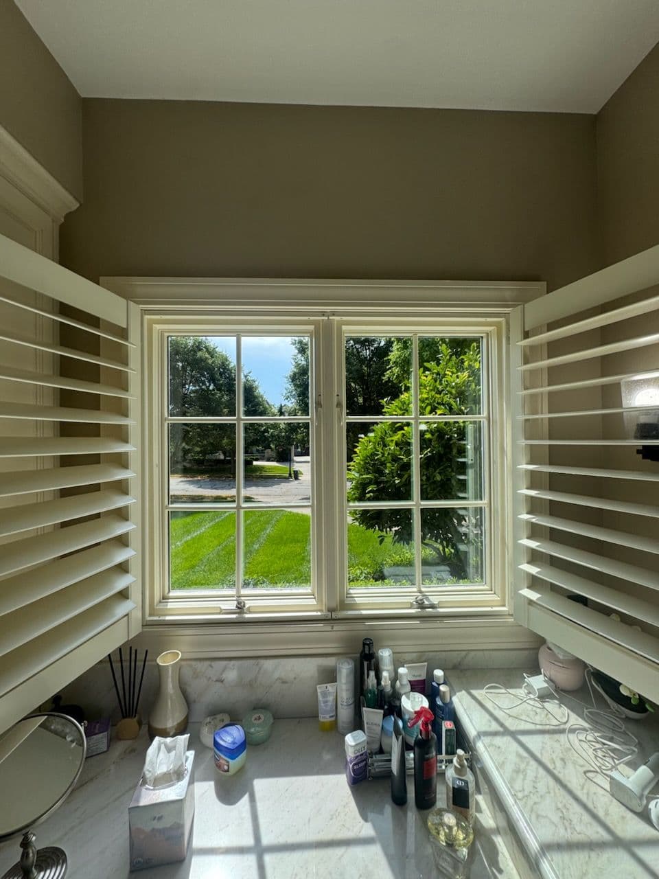 Gallery photos for Spotless Window Transformation in Leawood: Image #1