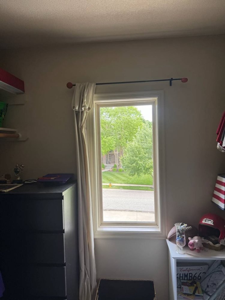 Olathe Windows Glisten with Expert Cleaning — photo 2