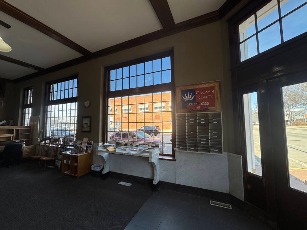 Sparkling Windows for Crown Realty — photo 4