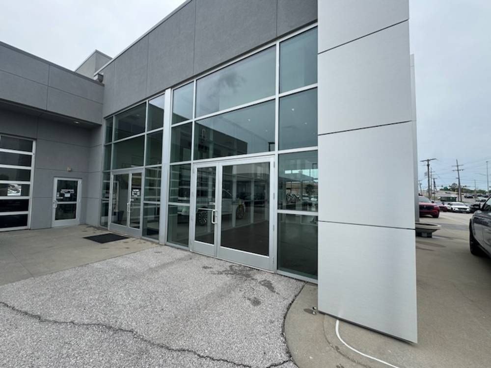 Spotless Display at Lincoln Dealership Olathe — photo 3