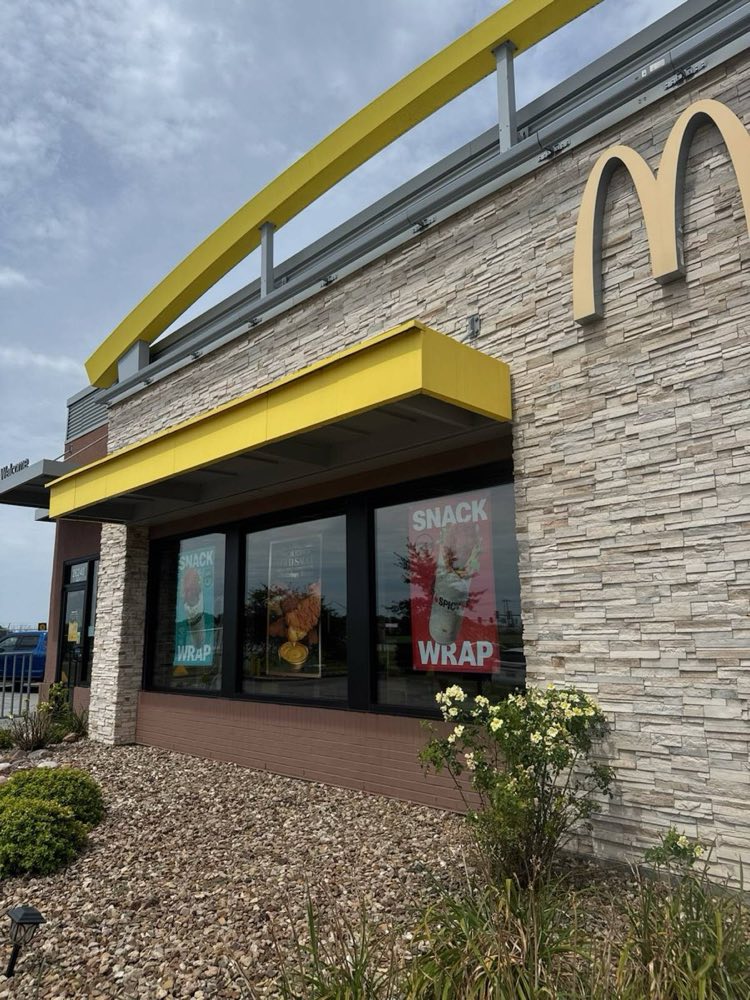 Spotless Window Cleaning for Gardner's McDonald's — window cleaning near Gardner, KS by Alternative Window Cleaning