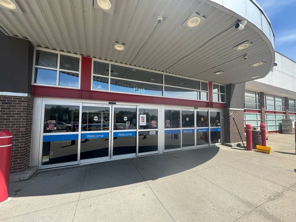 Spotless Window Cleaning in Shawnee Kansas — photo 1