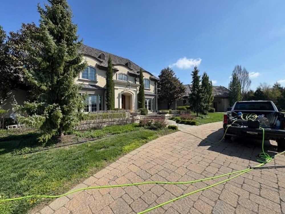 Window Cleaning in Leawood, KS — photo 2