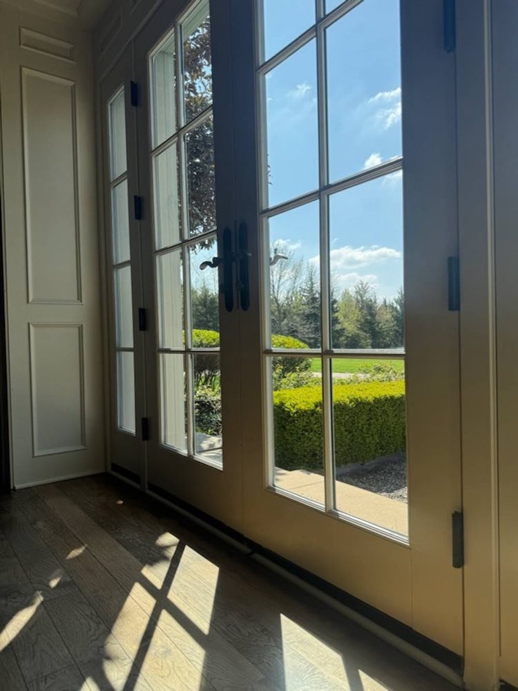 Window Cleaning in Leawood, KS — photo 3