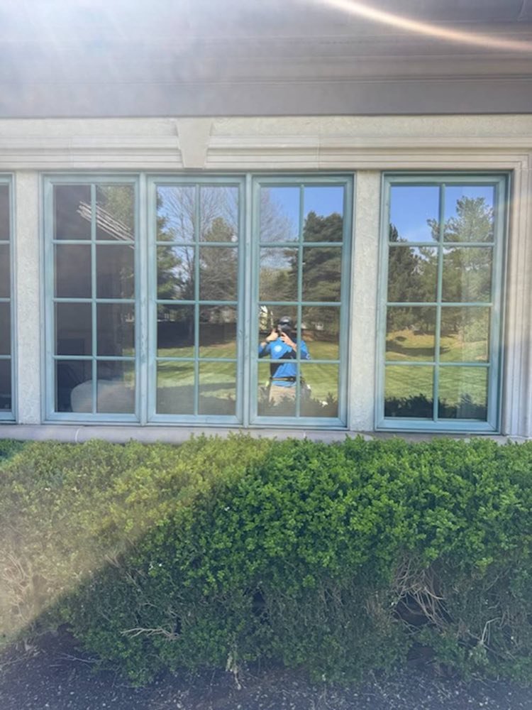 Window Cleaning in Leawood, KS — photo 4